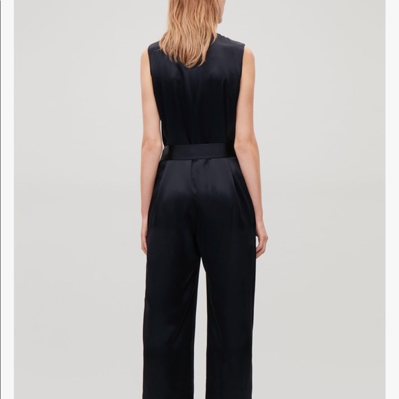 COS SILK JUMPER IN NAVY “ BRAND NEW” original Tags - Picture 3 of 7